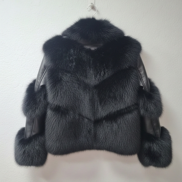 Luxurious Black Faux Fur Jacket - Picture 2 of 2